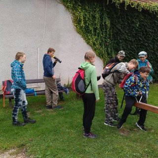 Zastávka na hřišti