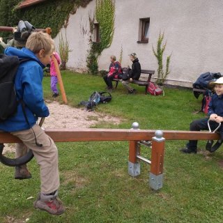 A opět na hřišti
