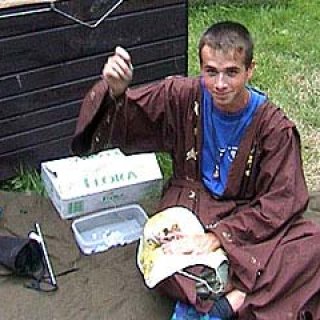 Honza se přeškolil na švadlenku