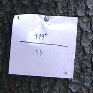 První cedule azimut
