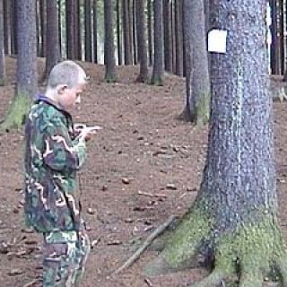 Ted měří azimut