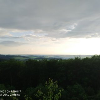 Nebe nad Zubštejnem