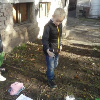 Kampak to asi patří?