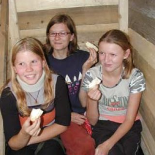 Přeplněno! Kadibudka vydržela. Aby ne, vždyt taky normy ISO jsou přísné.