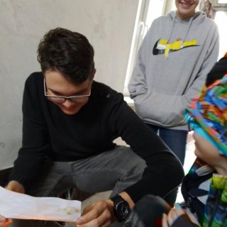 Tady se také soustředí