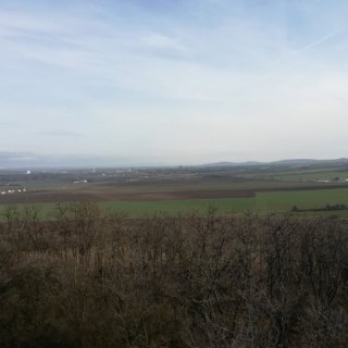 Sedmnáct set padesát sedm