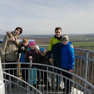 Sedmnáct set padesát sedm
