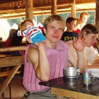 Nikdy nezapomeňte na hračku! Na pustém ostrově by Vám mohlo být smutno.