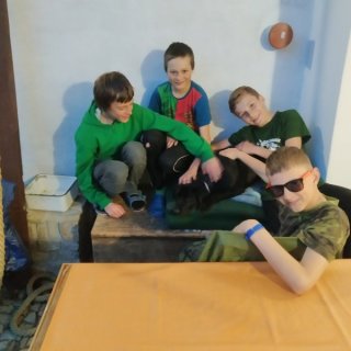 Večerní laskání Opata