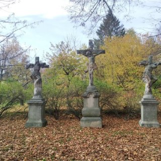 Kalvárie u kostela sv. Jana Křtitele