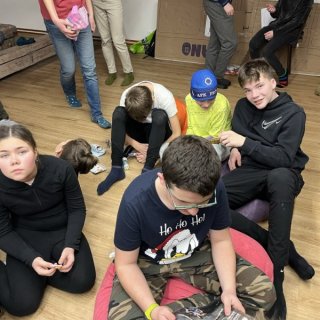 rozbalování dárků