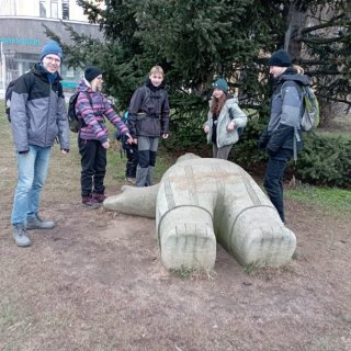 Spokojeně hnípající hliněné cosi