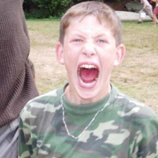 Výchovný kopanec není tělesný trest. Jak vidno, trestaný je spokojený.