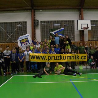 Všichni hezky pospolu