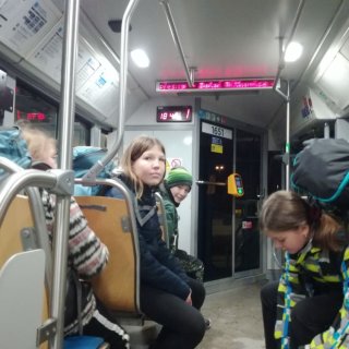 V tramvaji