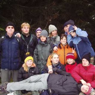 Turistická výprava těsně pod Dvoračkami.