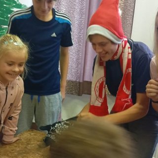 Rychle se obleč, ať si můžeš dát čokoládu!