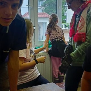 Rychle se obleč, ať si můžeš dát čokoládu!