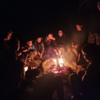 S kytárou u ohně, co víc si přát