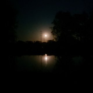 La lune brillante