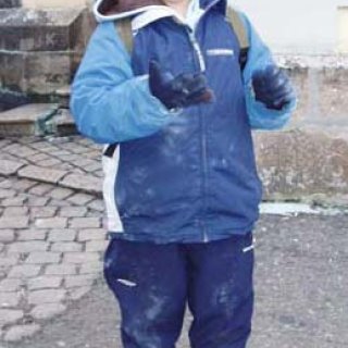 Vypadá to, že to schodiště projektovali pro trochu hubenější lidi.