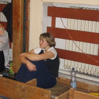 Lucka bedlivě sleduje počínání svého týmu.