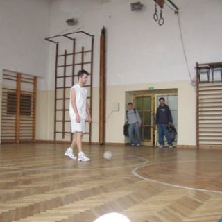 Vejďa rozehrává..