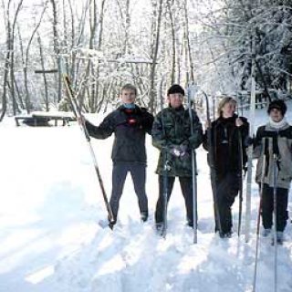 Tak to je u OREGONů, 3. zásobovací sklad. Zleva Ronald Amundsen, Robert Falcon Scott, Edwin Robert Peary, Fridtjof Nansen