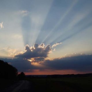 Slunce zapadá, brzy vyjdou hvězdy