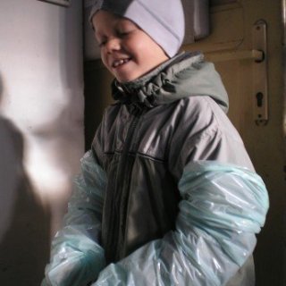 Navléknout rukavice a jde se na věc.