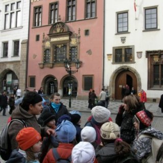 Zastávka pod orlojem