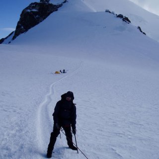 Cesta zpět a Mt. Blanc v pozadí.