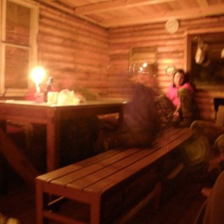 Srub = velká sauna. Večer bylo na teploměru 40°C.