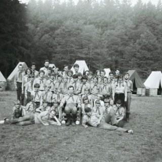Nouzov - Táborové nástupy