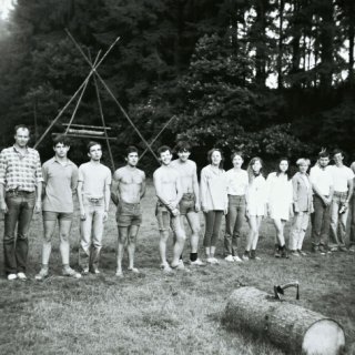 Nouzov - Táborové nástupy
