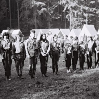 Nouzov - Táborové nástupy