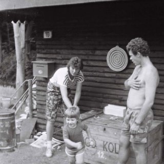 Nouzov - Klavíďo na táboře zatím na zkoušku.