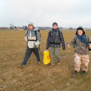 Cesta z Hatí přes pole