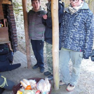 Všechno jídlo do lavoru