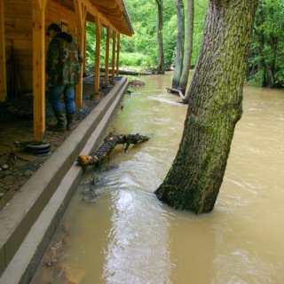 Vypadá to, že opěrná zeď největší nápor vydržela