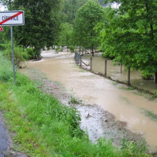 Cesta okolo zahrady pana Kříže