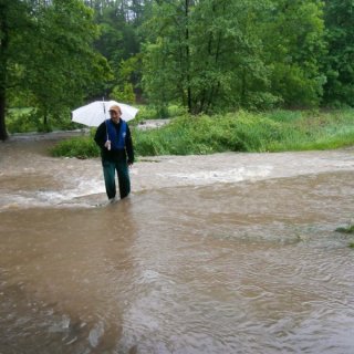 Tady končí betonový mostek