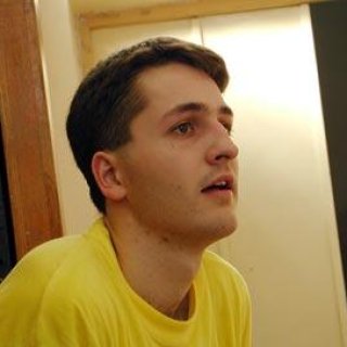 Kléma čučí