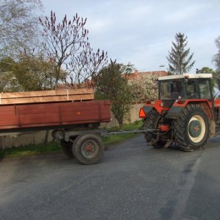 První várka opouští pilu