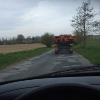 jištění zezadu, nemáme červený hadr